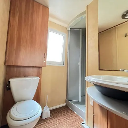 Bungalow 6 *
